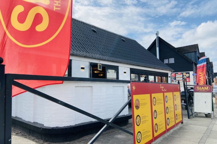 Friskbagt håndværksbagerbrød hos Siam Thaifood i Øster Hurup med nyt caféområde