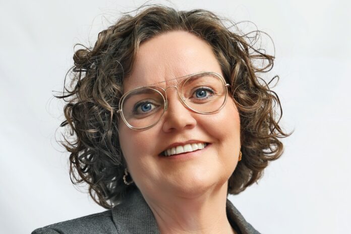Helle Qvist Toft, byrådsmedlem i Mariagerfjord Kommune, deltager i debat om friplejehjem, økonomi og prioritering på ældreområdet.