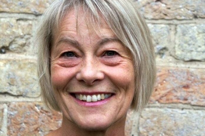 Grethe Holmriis holder foredrag i Hjertecafeen på Hobro Bibliotek om livets kriser og håb