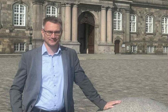 Mikkel Bisgaard præsenteres som Venstre Mariagerfjords nye folketingskandidat ved indstillingsmødet.