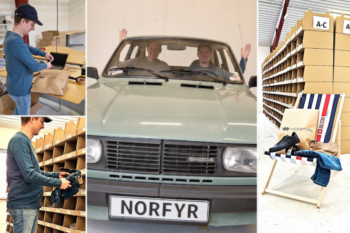 Brødrene Kasper og Erik Buus Larsen foran deres webshop Norfyr i Hadsund, der sælger klassisk herretøj online.