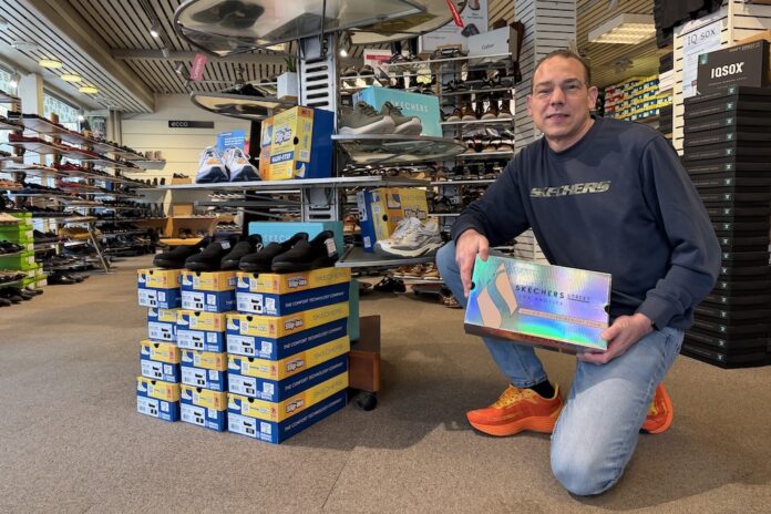 Thomas Jensen hos Allessko i Hadsund klar til sneakers dag med gode tilbud og nye forårsmodeller