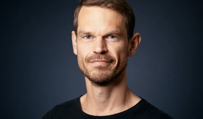 Svend Brinkmann holder foredrag om menneskelighed og digitale udfordringer i Hobro.