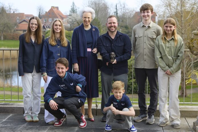 Peter Rosenmeier ved prisoverrækkelse for Rising Stars projekt for børn med handicap