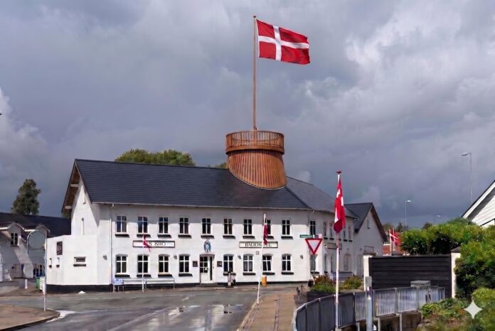 Illustration af muligt nyt historisk tårn på Als Kro & Badehotel i Als ved Kattegat.