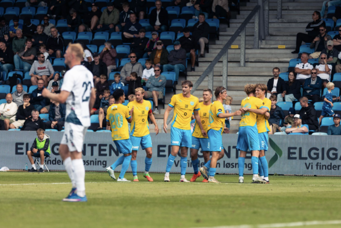 Hobro IK fejrer 2-1-sejren over Vendsyssel FF i det nordjyske lokalopgør.
