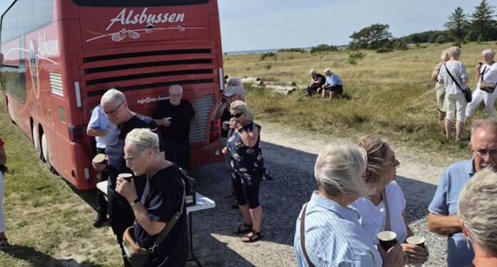 Frivillige fra Ældre Sagen Hobro på sommerudflugt til Lille Vildmose og Als Kro og Badehotel.