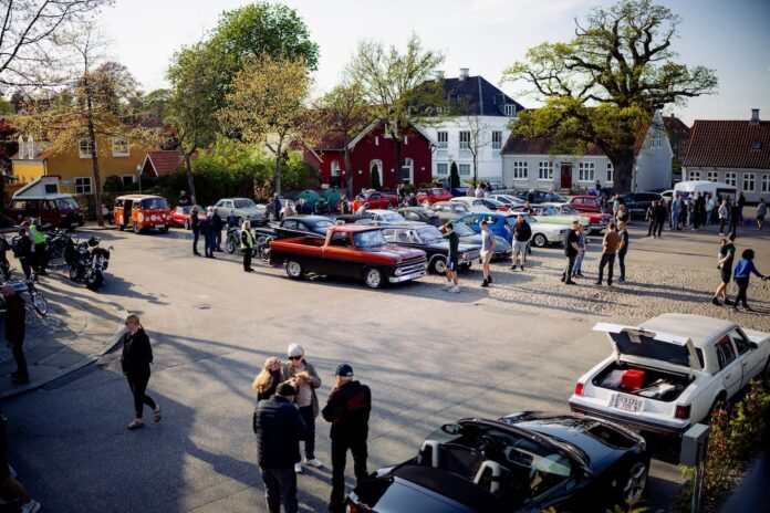 Biler og Hygge på Egepladsen i Mariager